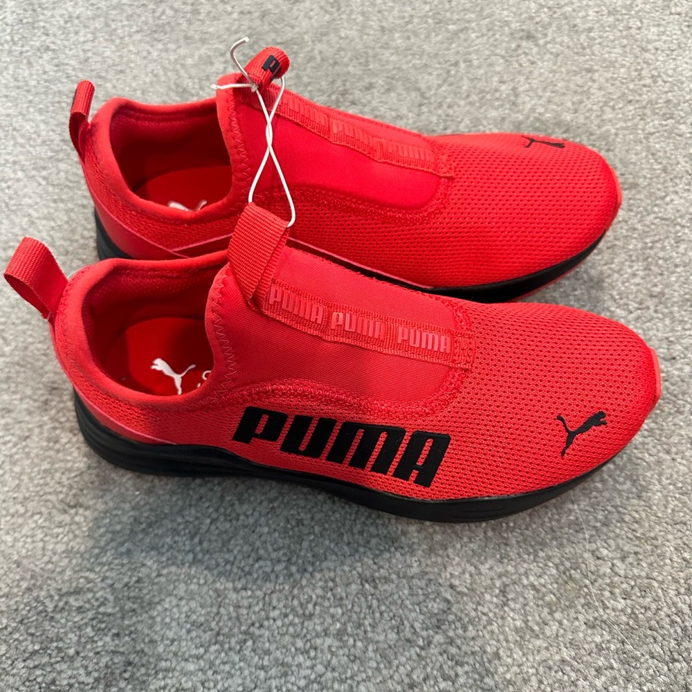 Puma kids size 4 sneakers